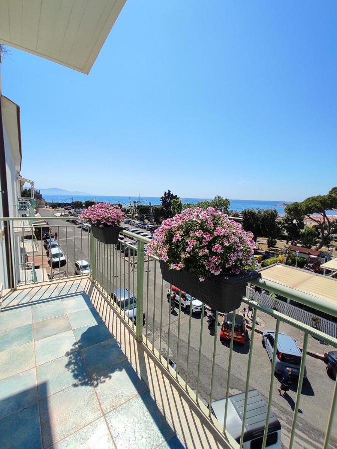 Reale Apartments Terracina Eksteriør billede