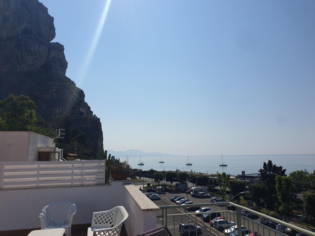 Reale Apartments Terracina Eksteriør billede