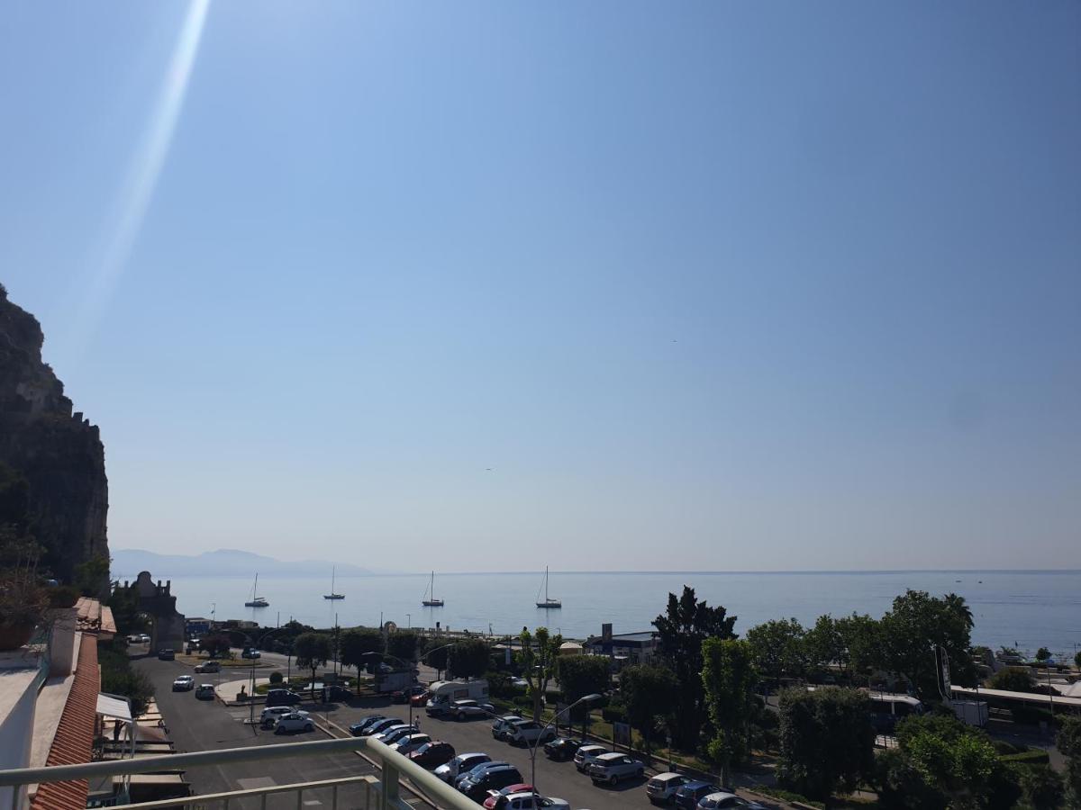 Reale Apartments Terracina Eksteriør billede